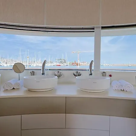 Πλωτό κατάλυμα Anthenea Hoteliere Flottante *